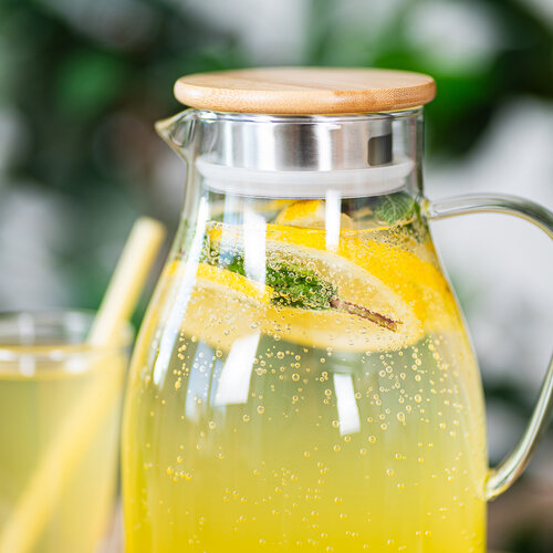 4Home Sklenený džbán s viečkom Bamboo Hot&Cool, 1,7 l