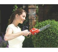 Sada aku nožníc na trávu a kríky Black & Decker GSL 700 KIT, čierna