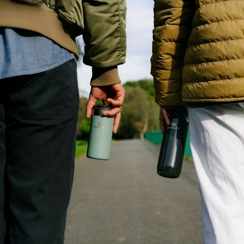 Stanley All Day Slim fľaša 600 ml čierna lesklá