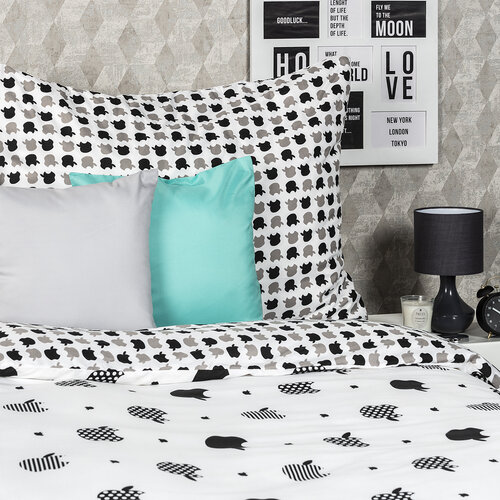 Lenjerie micro 4Home Black fruit, 160 x 200 cm, 2 buc. 70 x 80 cm