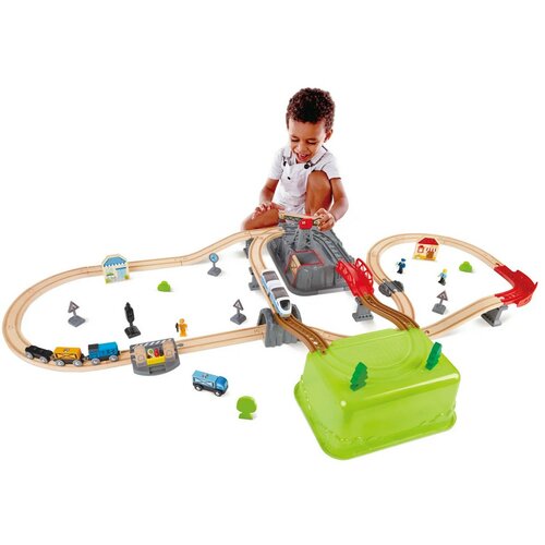 Hape Pistă de tren cu cutie de joacă