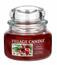 Village Candle Świeczka zapachowa Świąteczna żurawina - Festive Cranberry, 269 g