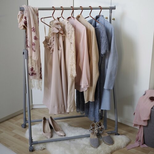 Wenko Nastavitelný kovový stojan na kolečkách