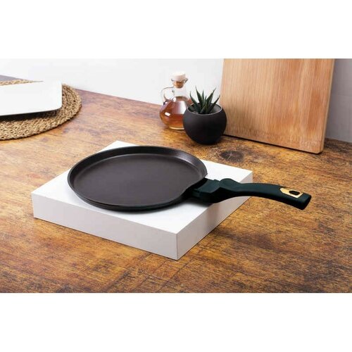 Berlinger Haus Pekač za palačinke s titanovimpovršino Emerald Collection, 28 cm