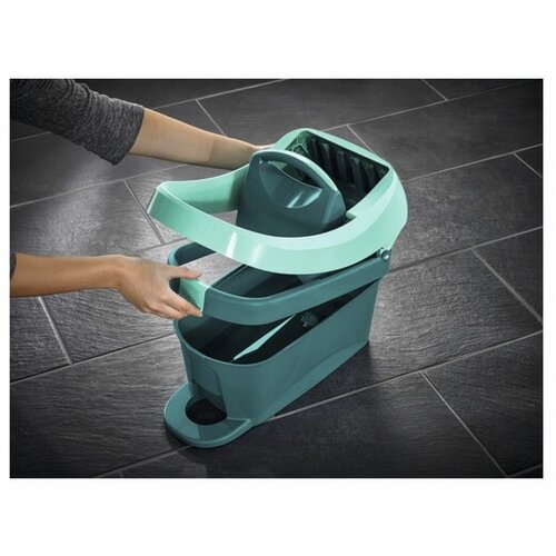 Set profi pentru curăţenie Leifheit cu mop şi  găleată de stoarcere 55096