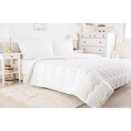 Komplet odeje in vzglavnikov za vse letne čase,200 x 220 cm, 2 kos 70 x 90 cm