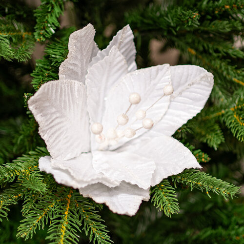 Květ vánoční růže 30 cm, samet, bílá