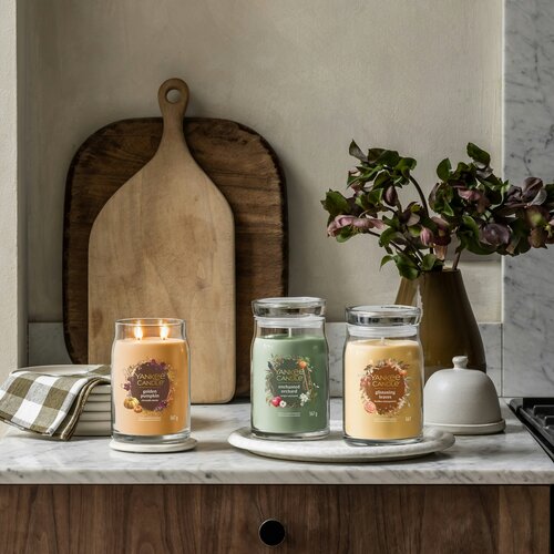 Yankee Candle Illatos gyertya, nagy Signature Glistening Leaves, 567 g