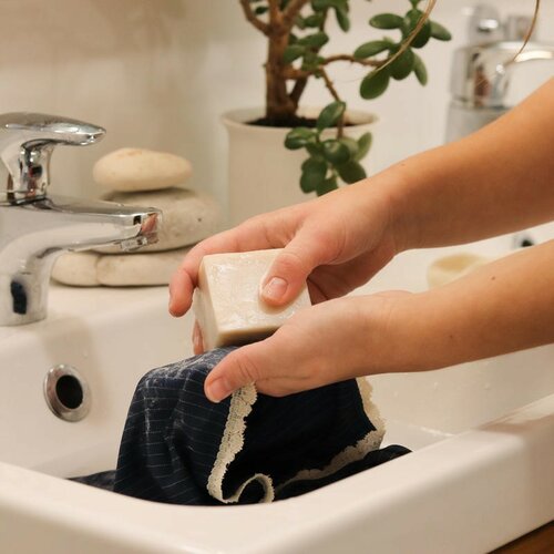 Tierra Verde Umývanie v kocke s vôňou bio silice vavrín kubébový, 165 g