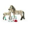 Лоша та ісландська кобила Schleich з аптечкоюпершої допомоги