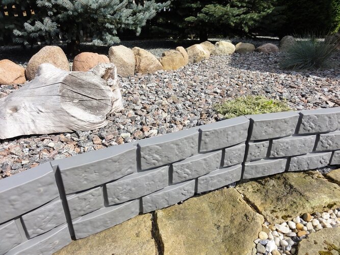 Záhradná palisáda - obrubník sivá, 2,2 m